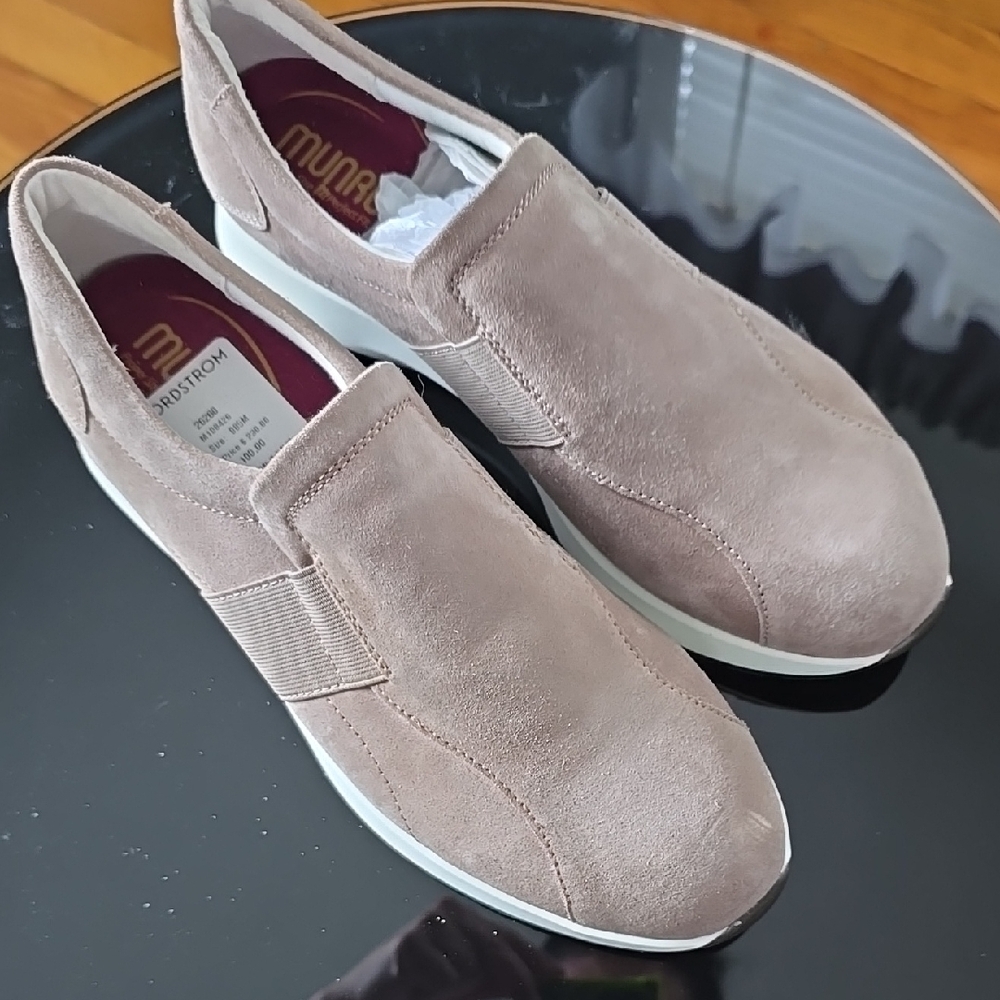Munro Women's Sneakers in Taupe Suede